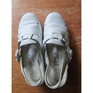 Cobbie Cuddlers White Leather Comfort Sandals - Women's 6 WIDE